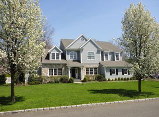 3 Bishops Gate Rd, Darien, CT 06820