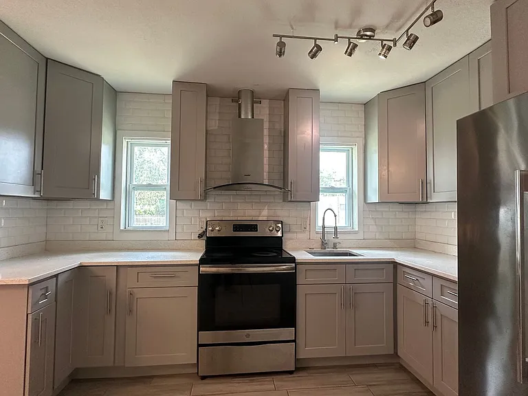 517 San Juan Blvd — Photo 5