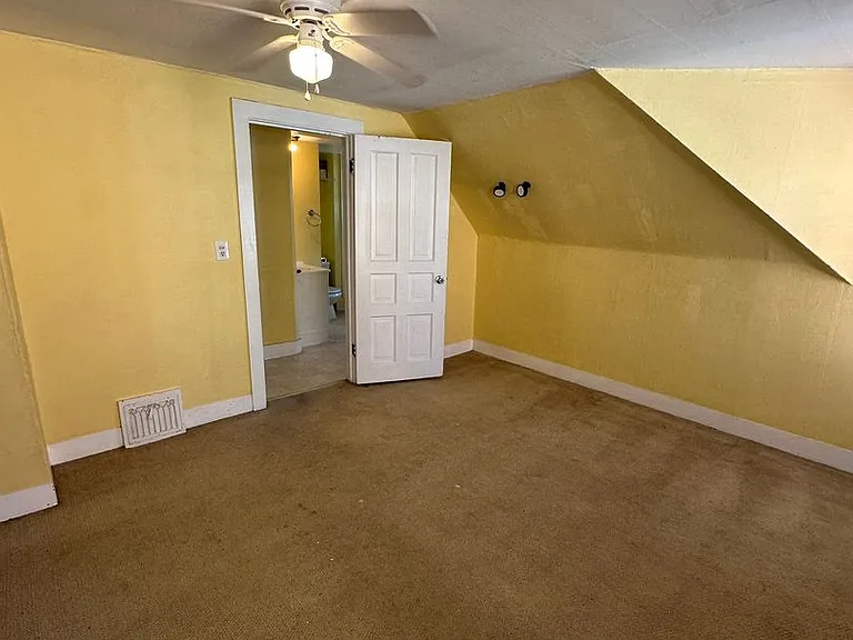 1207 W Washington St — Photo 107