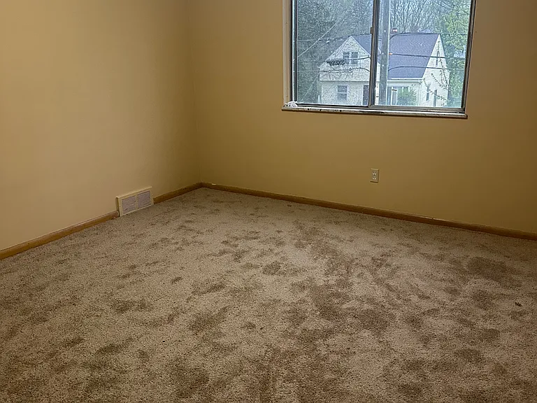 19754 Maple Heights Blvd — Photo 6