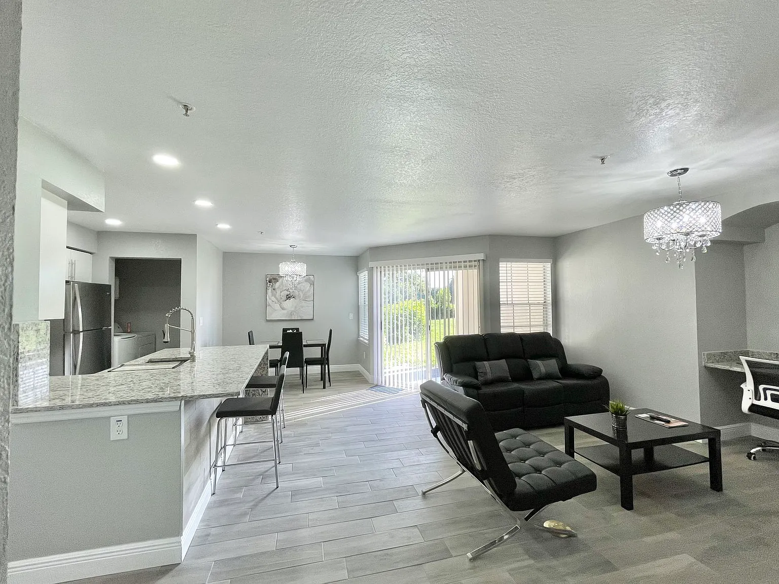2 bed, 2.0 bath, 1080 sqft, $2,800 — Photo 2