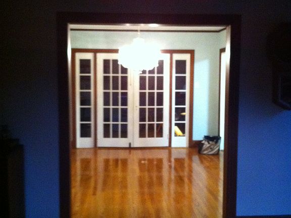 5th image of 831 Washington St