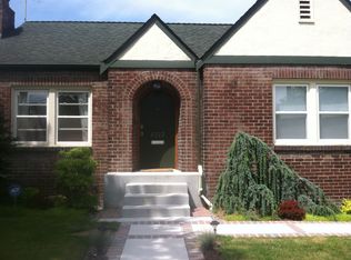 6323 34th Ave SW, Seattle, WA 98126