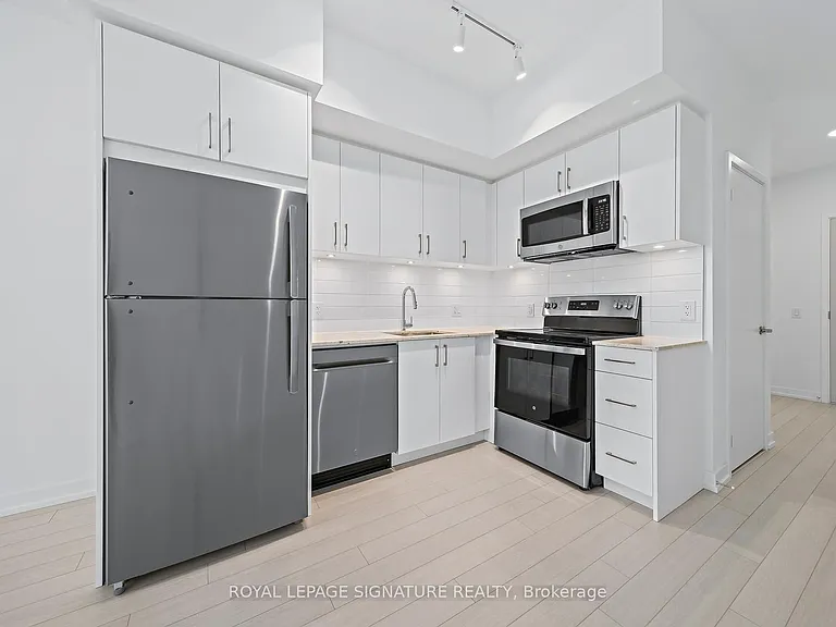 4010 Eglinton Ave W #711 — Photo 7