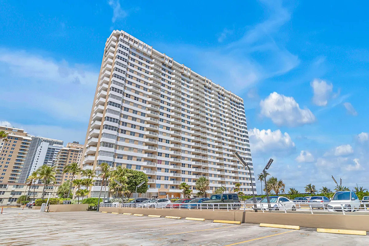 Building Photo - 1950 S Ocean Dr #21B