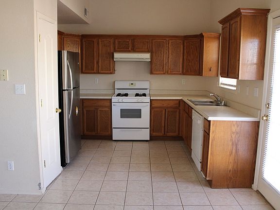 4th image of 3661 Tierra Zafiro Dr