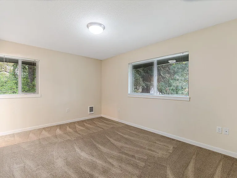 Cascade Woods Apartments — Photo 44