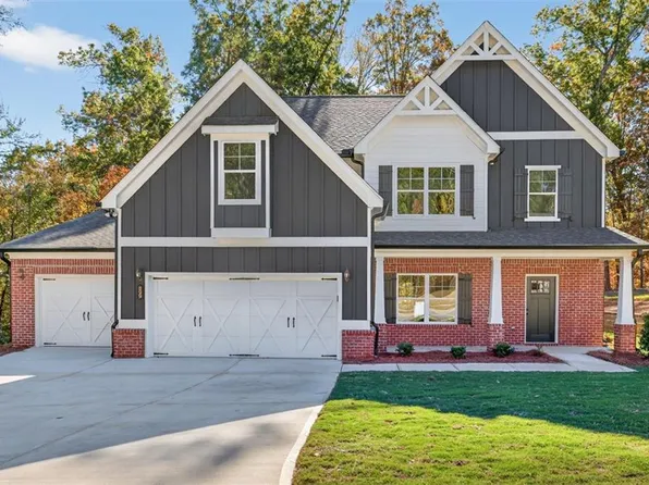 899 Rocky Springs Dr, Jefferson, GA 30549