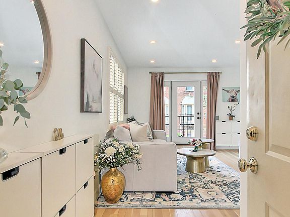 5th image of 1115 N Pitt St APT 2A