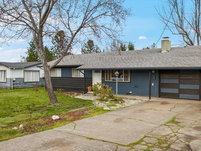 209 Corcoran Ln, Central Pt, OR, 97502