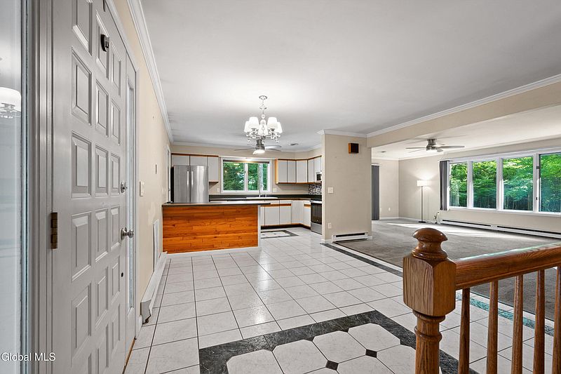 5th image of 159 Garner Road