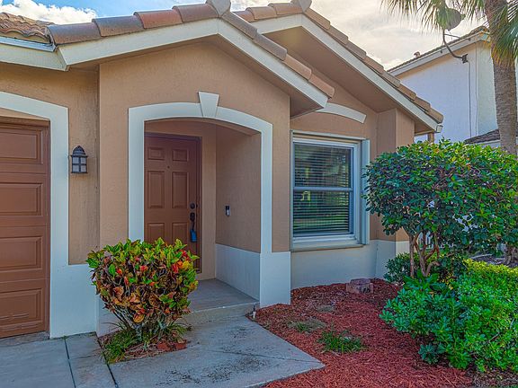 3rd image of 1825 Magliano Drive