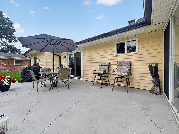 5th image of 1810 W Wilno Dr