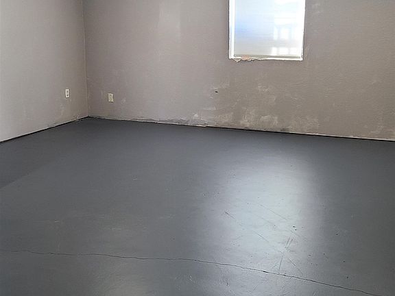 4th image of 1206 Edward Ave