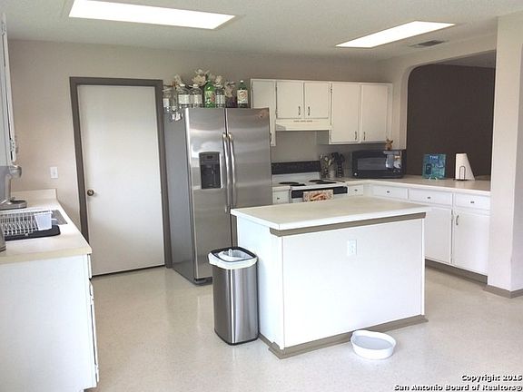 4th image of 8114 Bent Meadow Dr