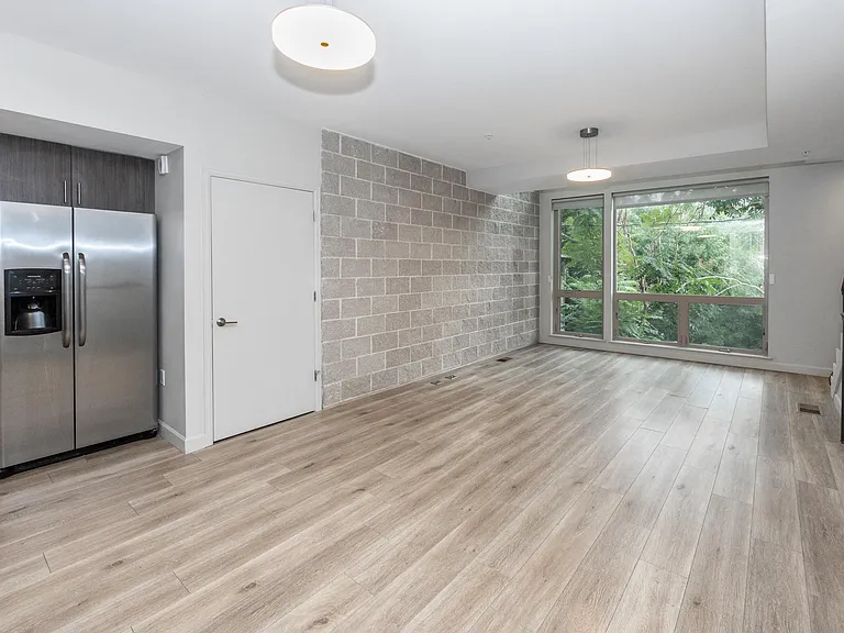E14 Apartments — Photo 19