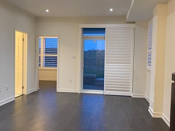 3rd image of 3215 Mintwood Cir