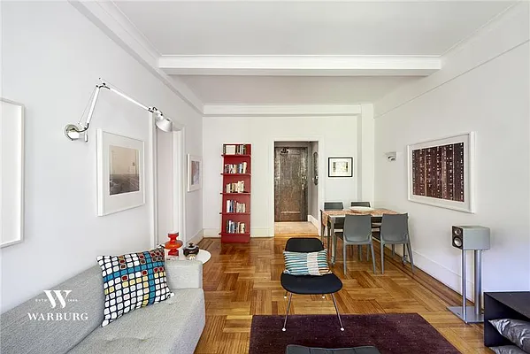 Sold by Warburg | media 6