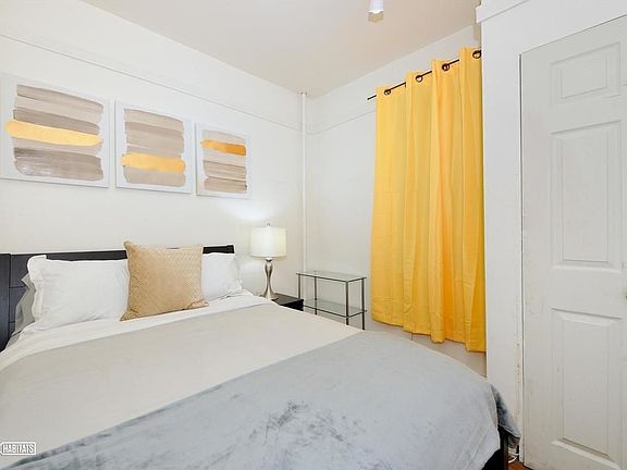 5th image of 338 E 61st St APT 9