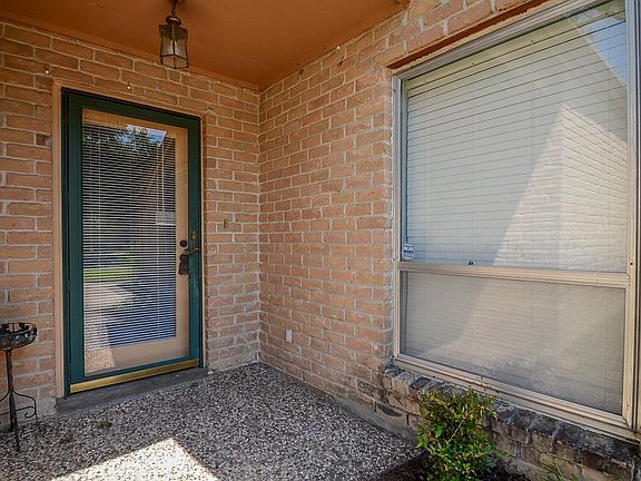 3rd image of 1030 Apache Falls Dr