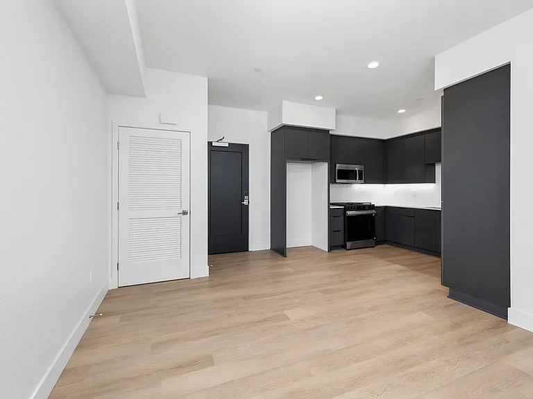 Virano Apartments — Photo 16