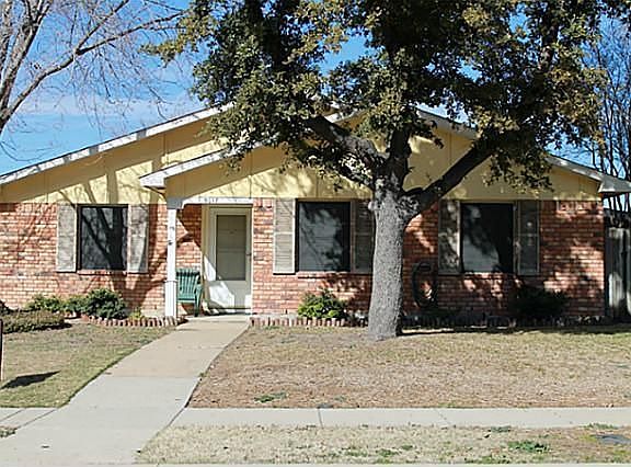 2nd image of 5017 Avery Ln