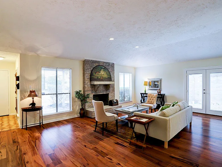 14223 Woodnook Dr — Photo 2