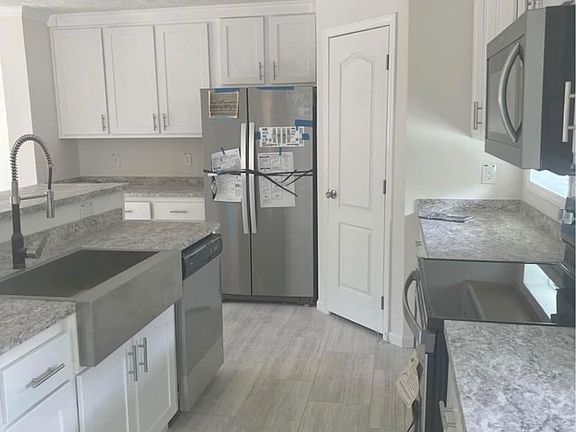 3rd image of 701 Beauregard St