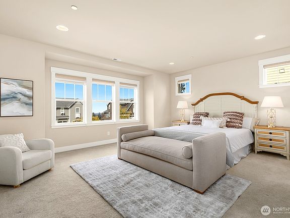 4th image of 7050 171st Avenue SE