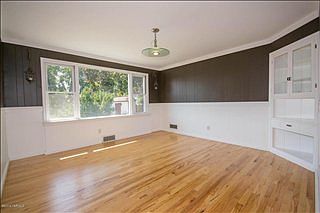 5th image of 606 S 31st Ave
