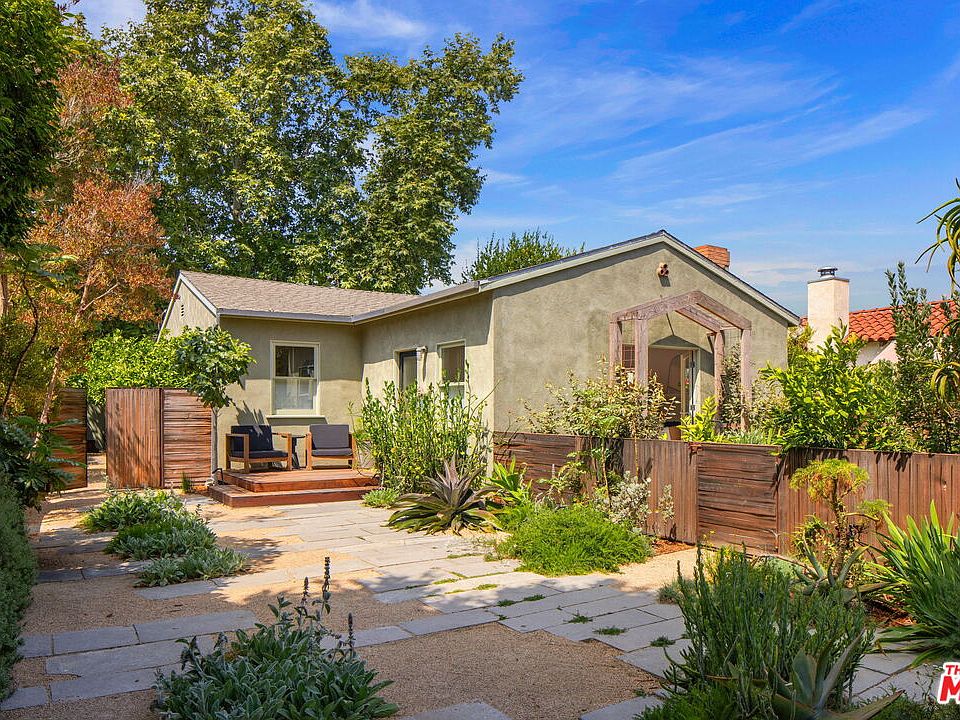 1st image of 2255 Wellesley Ave