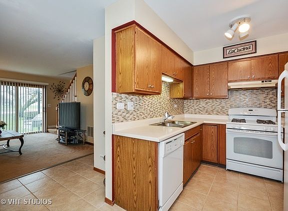 4th image of 473 Nicole Dr APT A