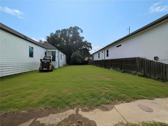 2nd image of 2430 New Orleans St