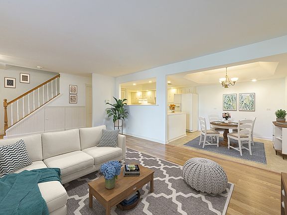 3rd image of 2070 Country Club Dr #1