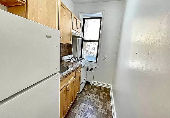 2nd image of 175-05 87th Dr #5K