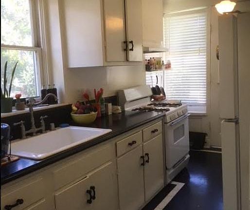 3rd image of 580 N Raymond Ave APT 1