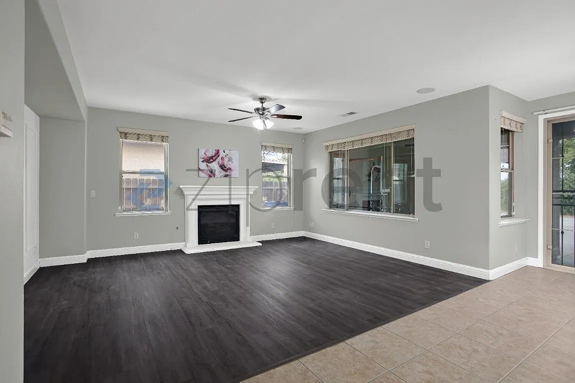 5 bed, 3141 sqft, $3,351 — Photo 4