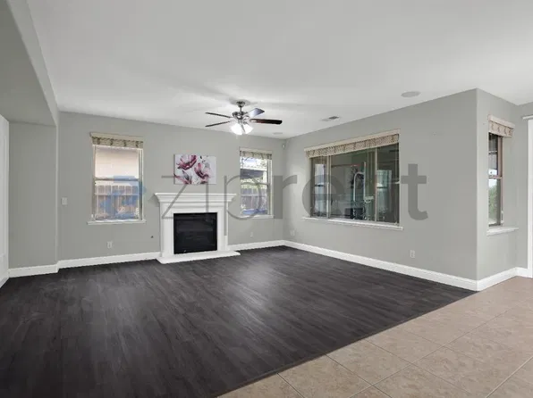 5850 N Shiraz Ave, Fresno, CA 93723