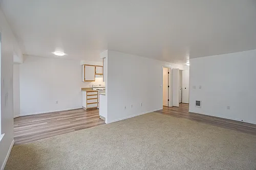 5075-5105 10th Ave NE Photo 1