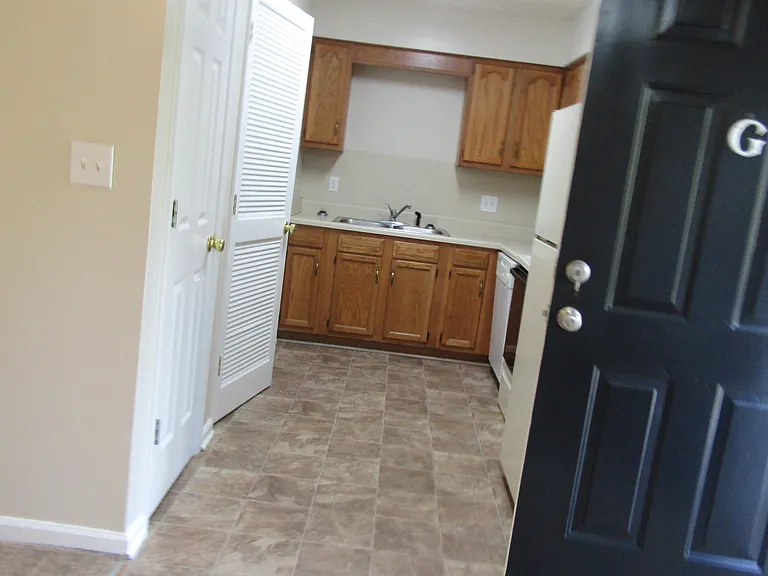 107 Charlestowne Way #G — Photo 3