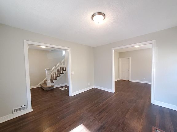 2nd image of 3906 Saint John Ave