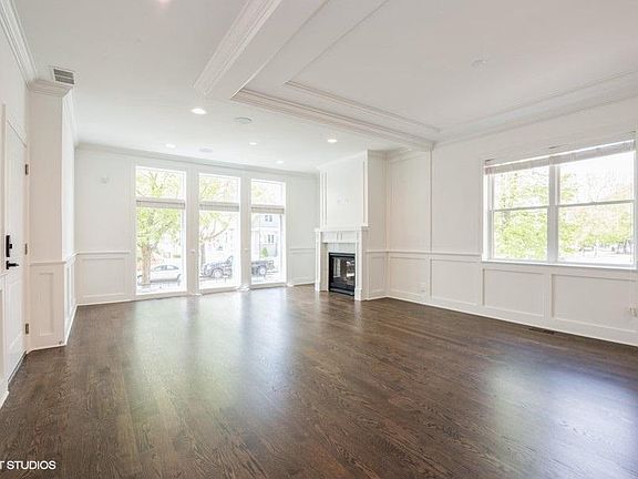 4th image of 4727 N Winchester Ave #2N