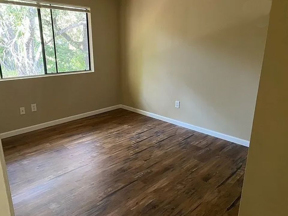 2nd image of 5550 Traffic Way