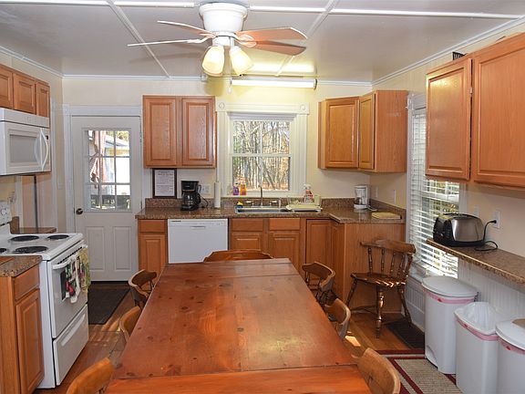 3rd image of 96 Horicon Ave