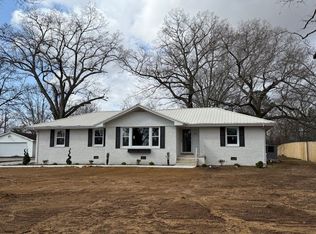 205 Westwood Dr, Tullahoma, TN 37388