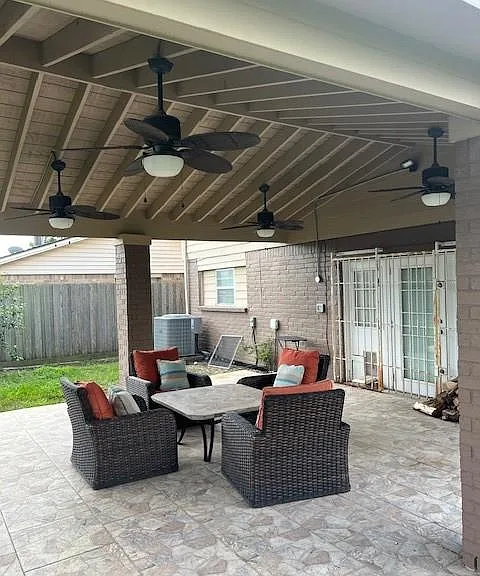 8606 Carriage Creek Dr — Photo 4