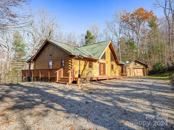 69 Whitaker Cir, Fairview, NC 28730