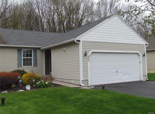 5117 Black Hawk Cir, Liverpool, NY 13088