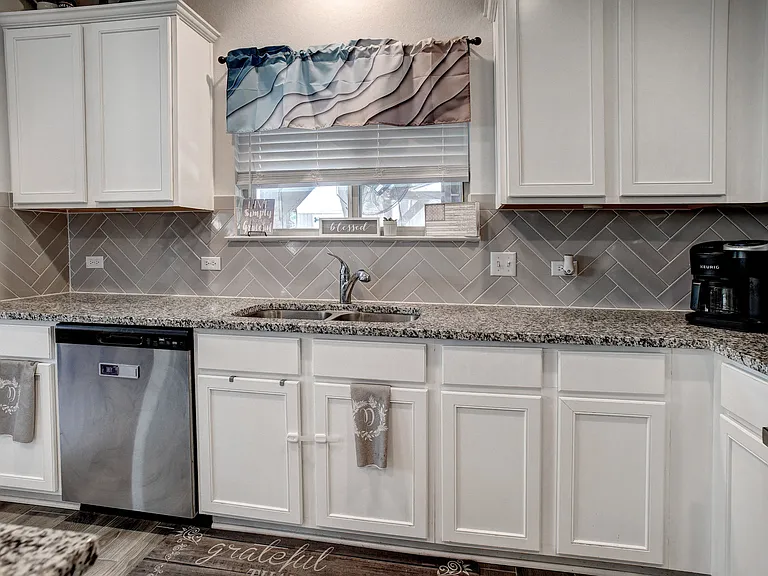 205 Driftwood Ln — Photo 16
