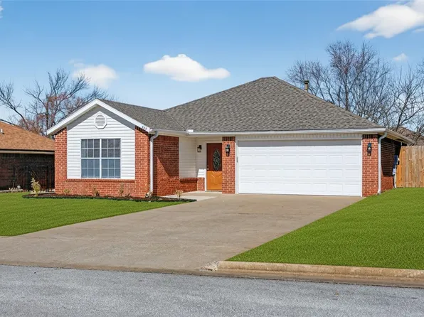 813 Marcus St, Bentonville, AR 72712